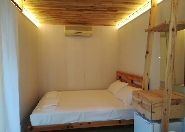 Hotel Holiday Box Club