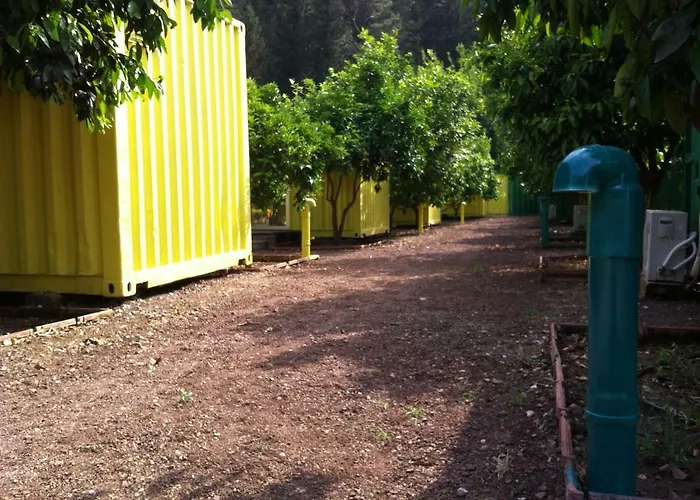 Holiday Box Club Hotel *