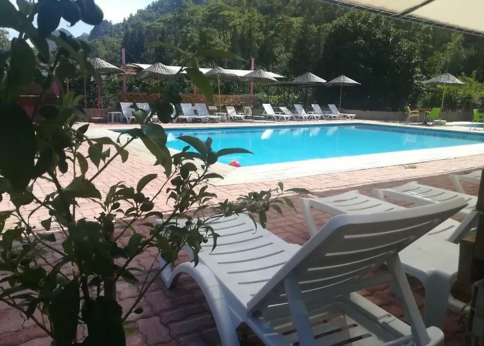 호텔 Holiday Box Club